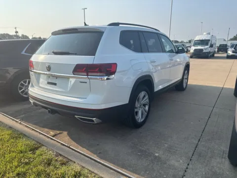 Another view of 2023 Volkswagen Atlas 3.6L V6 SE w/Technology for sale in Indianola, IA at Gregg Young Buick GMC Indianola