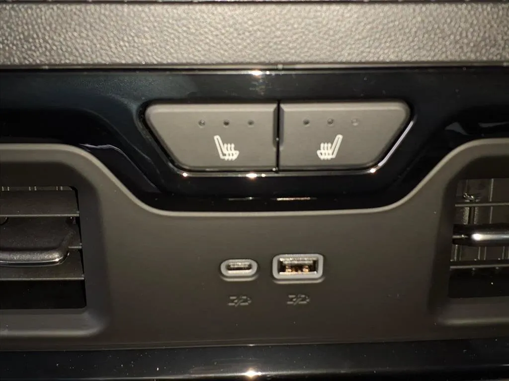 2026 GMC Sierra 1500 AT4X - Photo 11