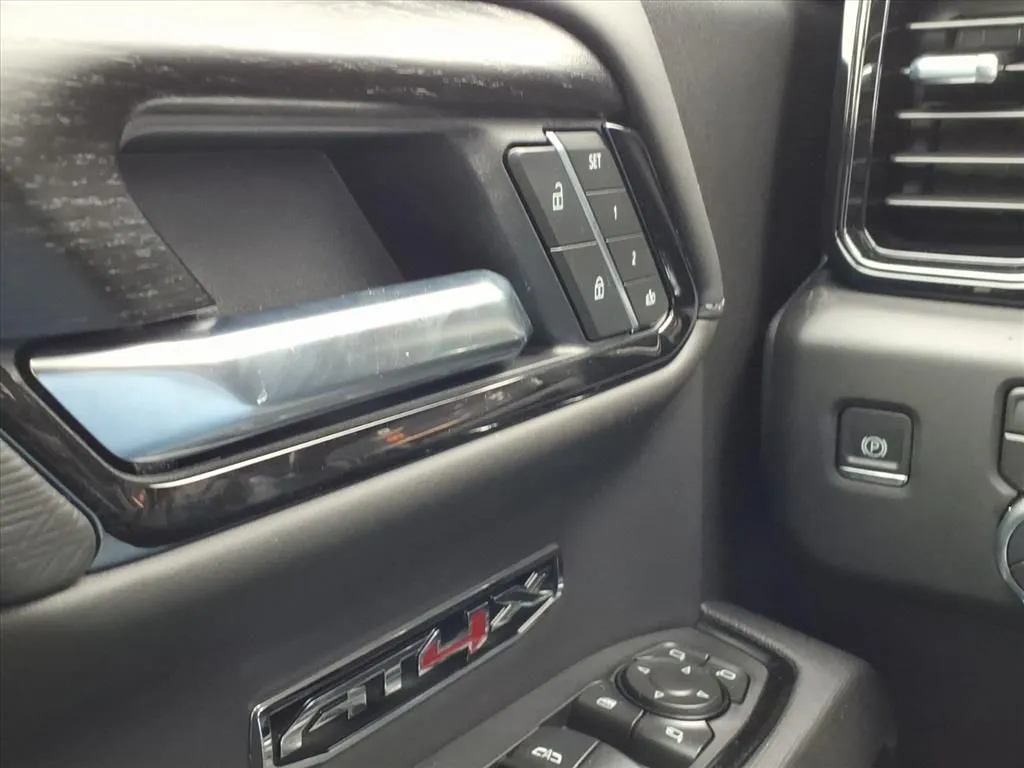 2026 GMC Sierra 1500 AT4X - Photo 24