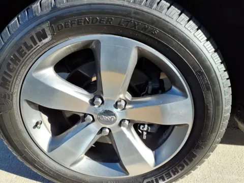 Photos of 2016 Jeep Grand Cherokee Limited for sale in Columbus, NE at Gregg Young Chevrolet GMC of Columbus