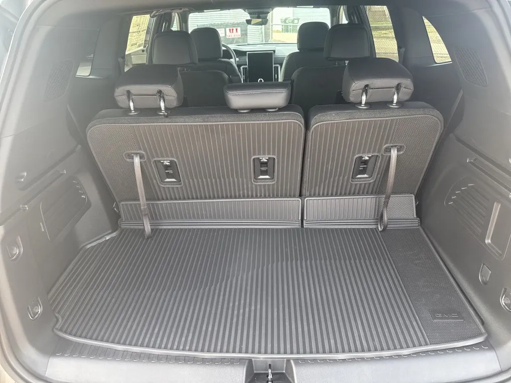 2026 GMC Acadia Elevation - Photo 8