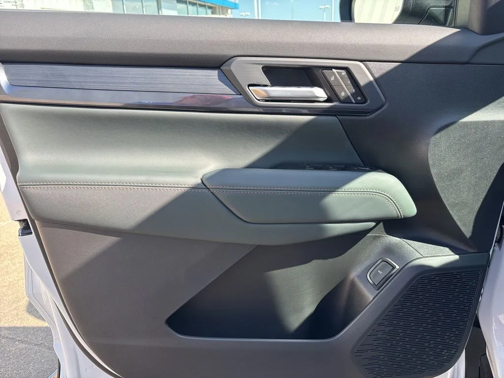 2026 GMC Terrain AT4 - Photo 13