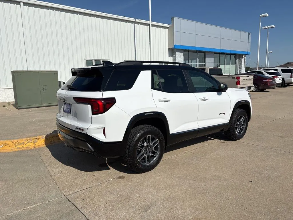 2026 GMC Terrain AT4 - Photo 6