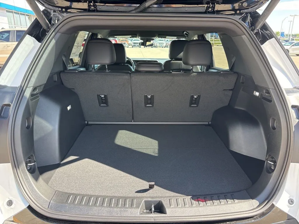 2026 GMC Terrain AT4 - Photo 8