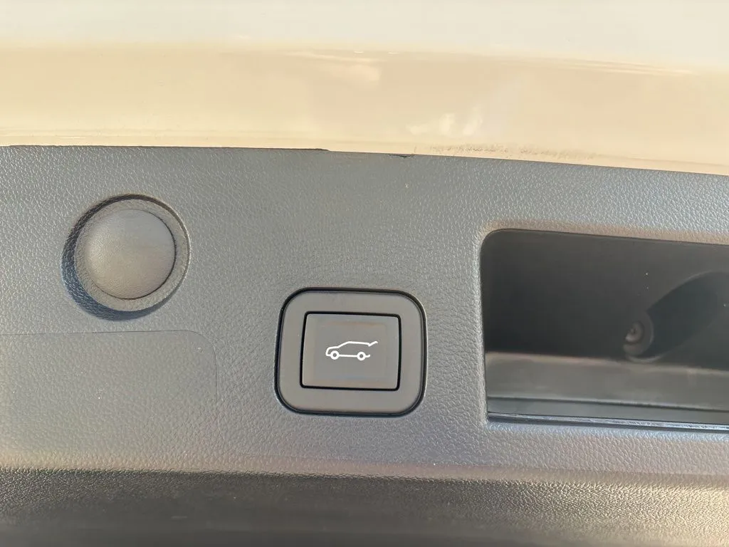 2026 GMC Terrain AT4 - Photo 9