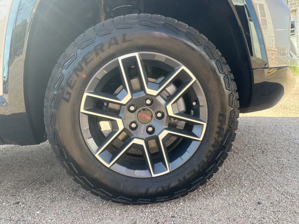 2026 GMC Terrain AT4 - Photo 8