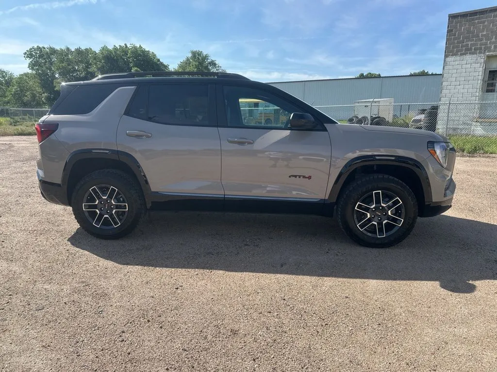 2026 GMC Terrain AT4 - Photo 6