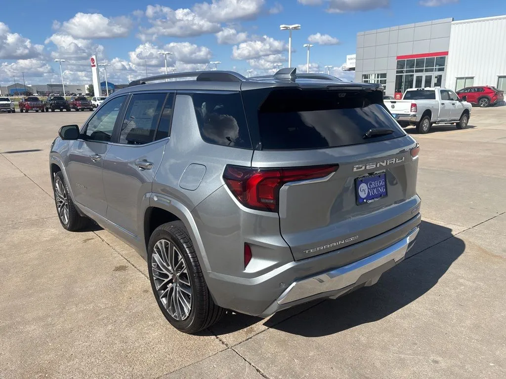 2026 GMC Terrain Denali - Photo 8