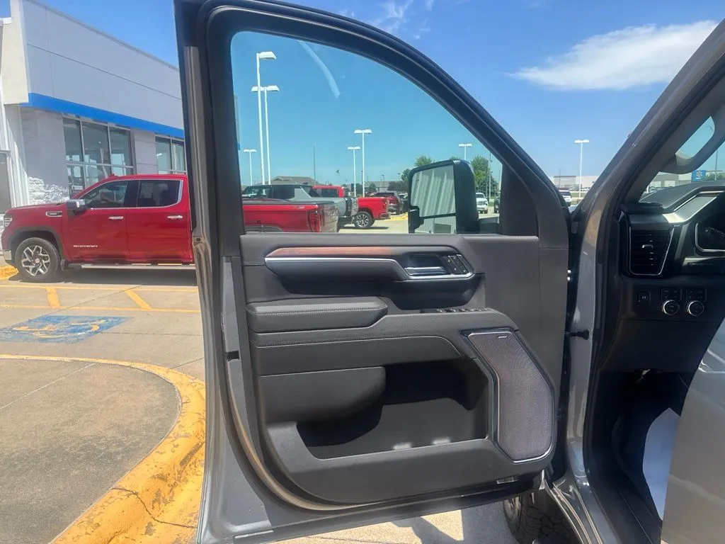 2026 GMC Sierra 2500HD Denali - Photo 10