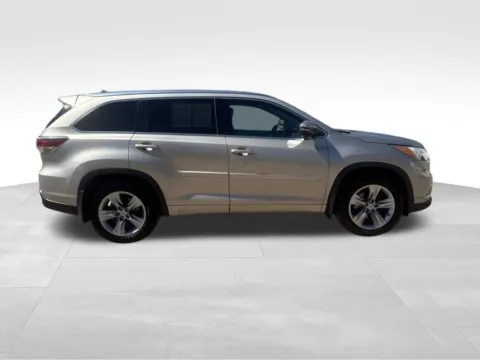 More photos of 2014 Toyota Highlander Limited at Gregg Young Chevrolet GMC of Columbus, NE