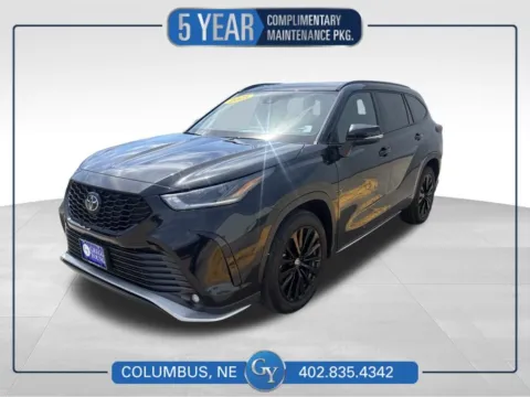 Black 2025 Toyota Highlander XSE for sale in Columbus, NE