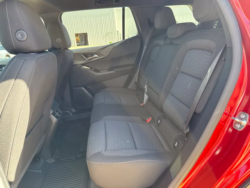 2027 Chevrolet Equinox LT - Photo 21