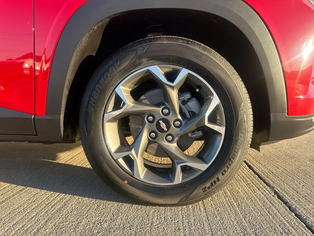 2026 Chevrolet Trax LT - Photo 9