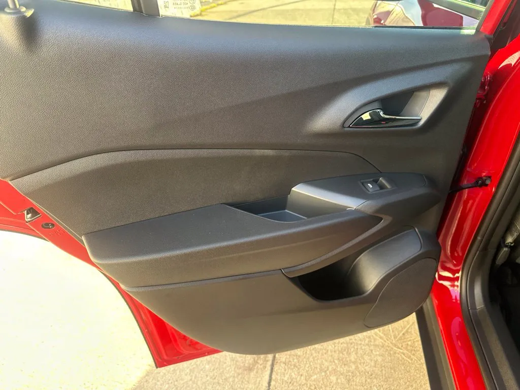 2026 Chevrolet Trax LT - Photo 17