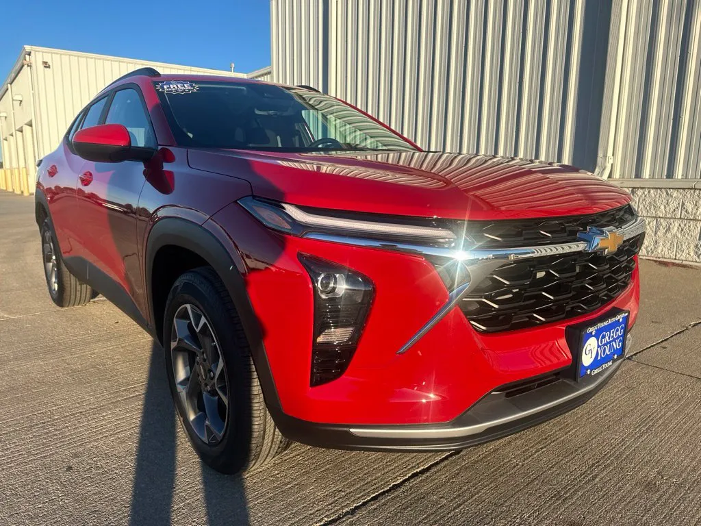 2026 Chevrolet Trax LT - Photo 8