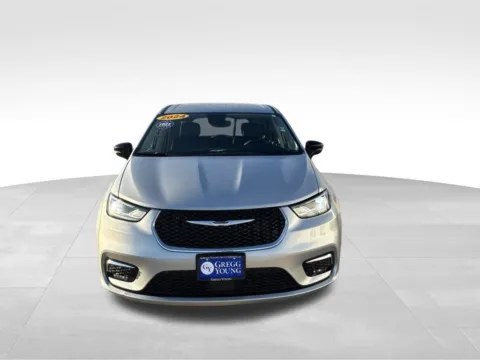 More photos of 2024 Chrysler Pacifica Touring L at Gregg Young Chevrolet GMC of Columbus, NE