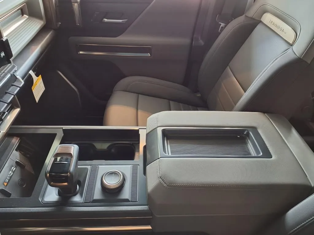 2025 GMC HUMMER EV 3X - Photo 12