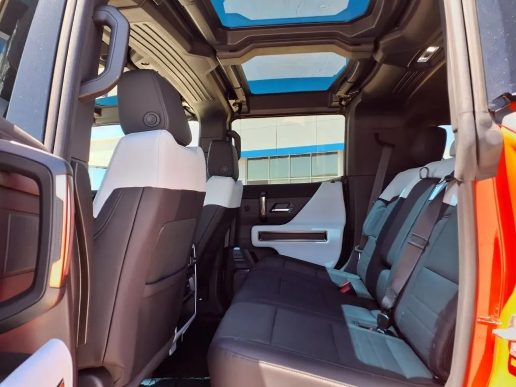 2025 GMC HUMMER EV 3X - Photo 10