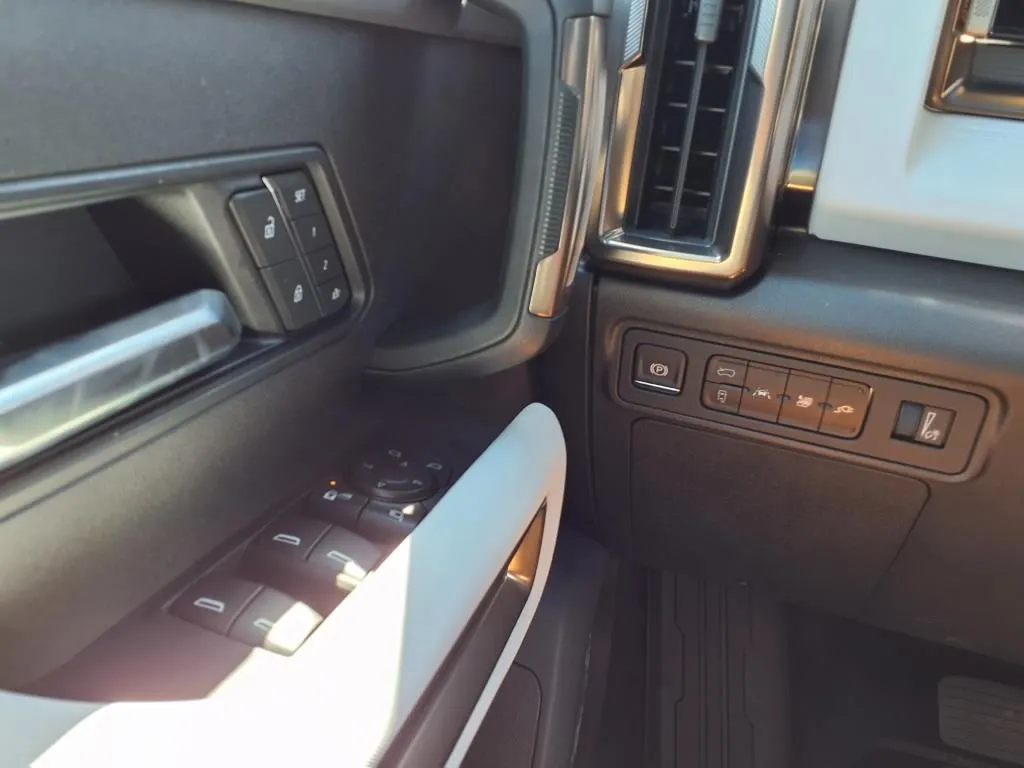 2025 GMC HUMMER EV 3X - Photo 21
