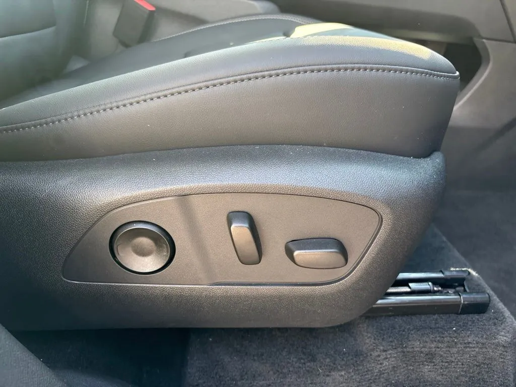 2026 GMC Acadia Elevation - Photo 28