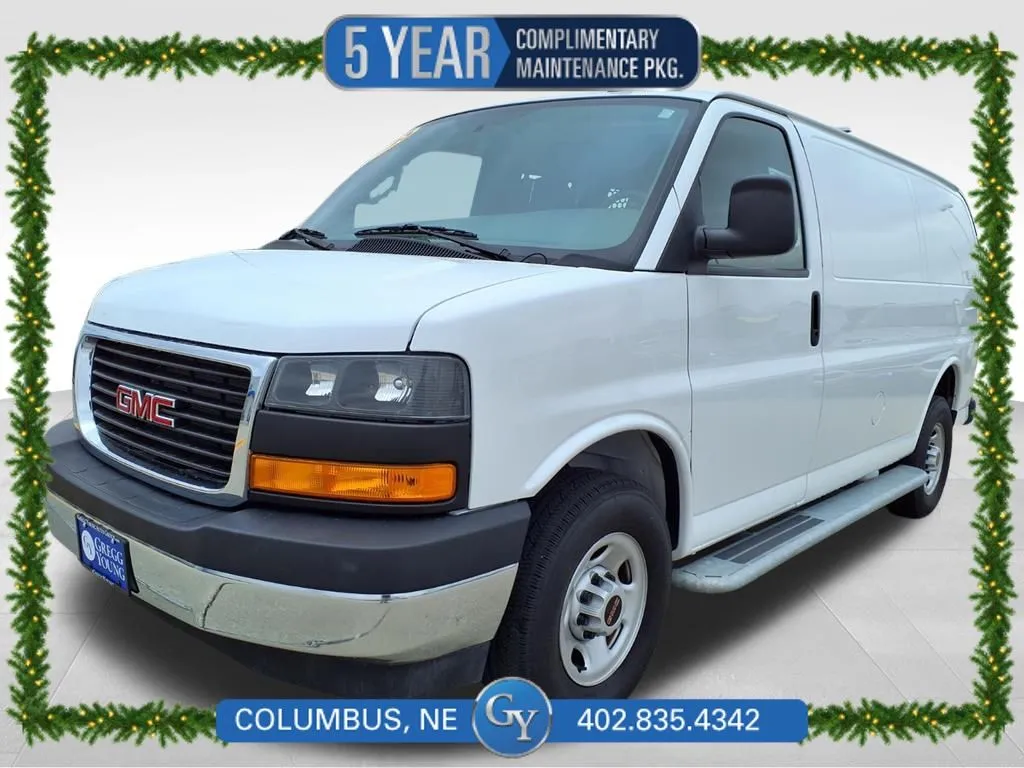 2023 GMC Savana Cargo Work Van's photo
