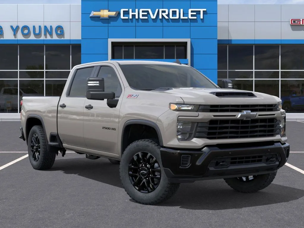 2026 Chevrolet Silverado 2500HD Custom photo 3