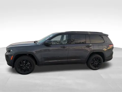 More photos of 2024 Jeep Grand Cherokee L Altitude at Gregg Young Chevrolet Newton, IA