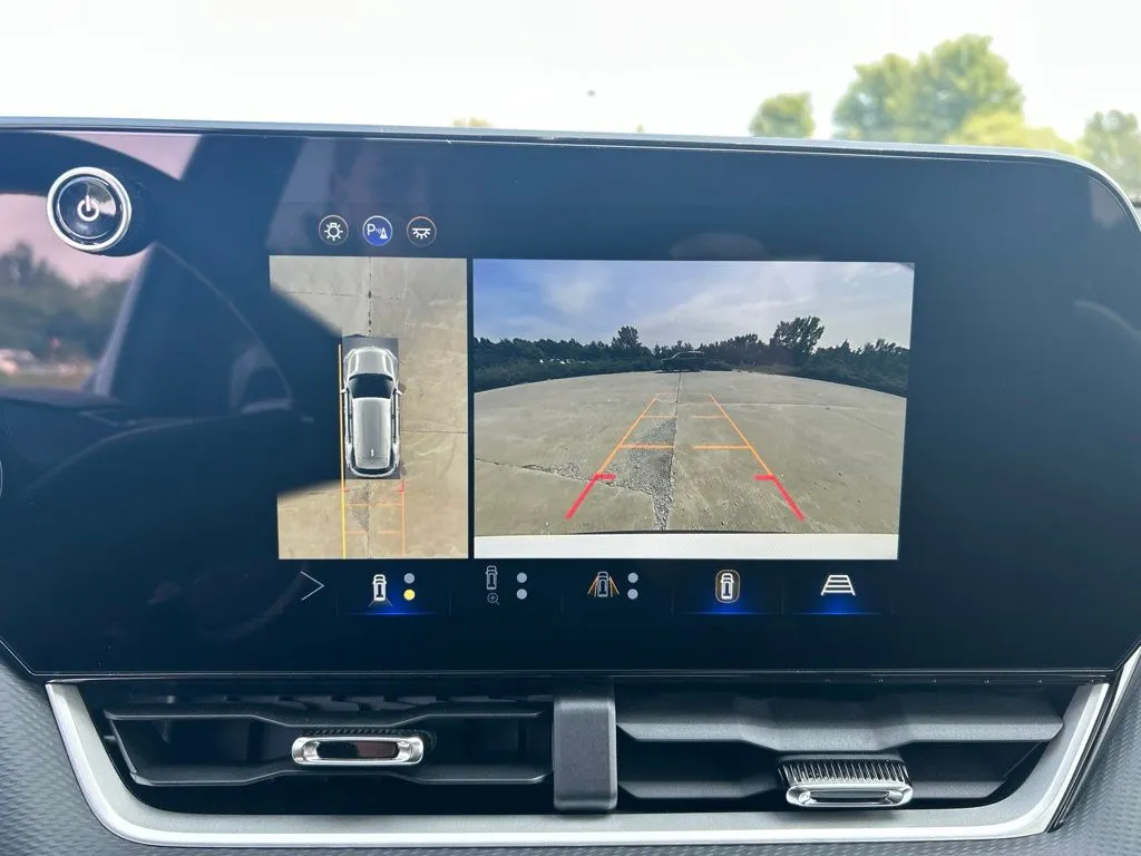 2026 Chevrolet Equinox LT - Photo 34
