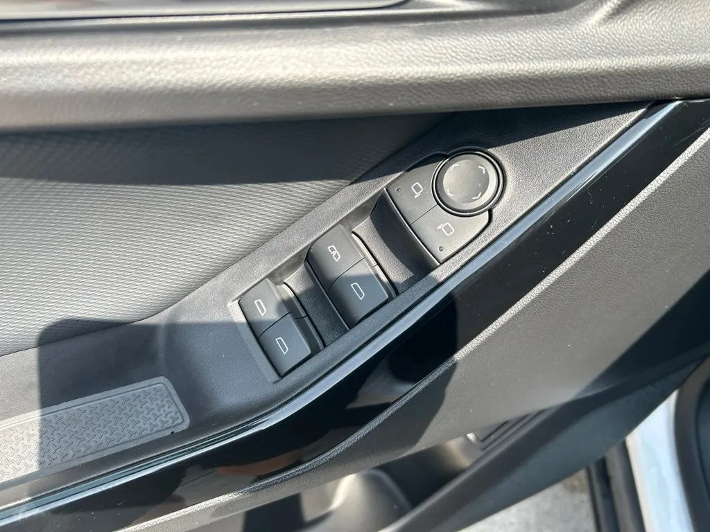 2026 Chevrolet Equinox LT - Photo 14