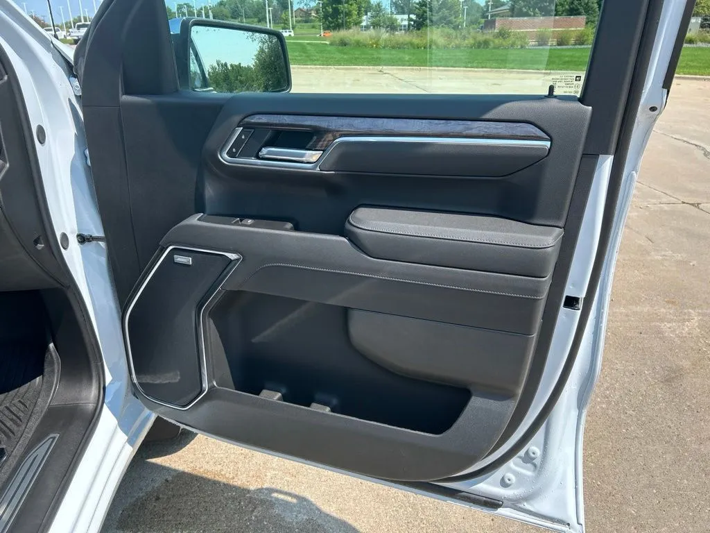 2026 Chevrolet Silverado 1500 LTZ - Photo 23