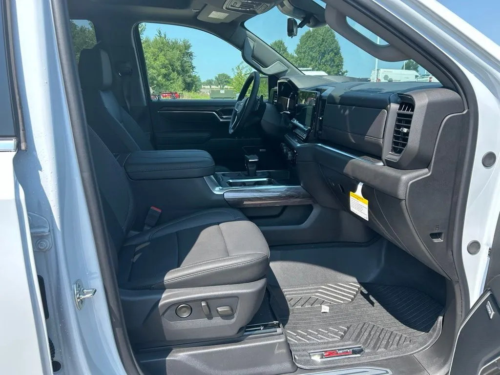 2026 Chevrolet Silverado 1500 LTZ - Photo 24