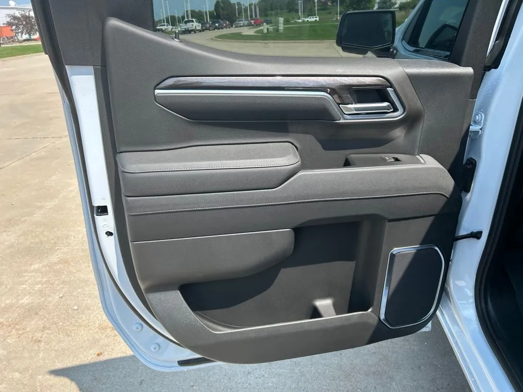 2026 Chevrolet Silverado 1500 LTZ - Photo 17