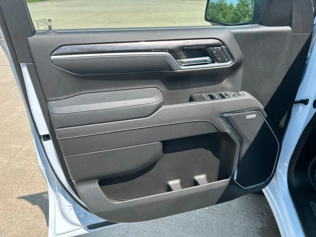 2026 Chevrolet Silverado 1500 LTZ - Photo 13