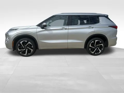 Photos of 2022 Mitsubishi Outlander SEL for sale in Newton, IA at Gregg Young Chevrolet Newton