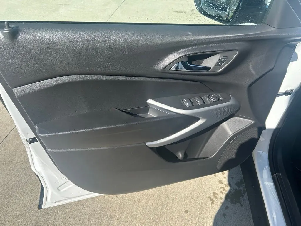 2026 Chevrolet Trax RS - Photo 13