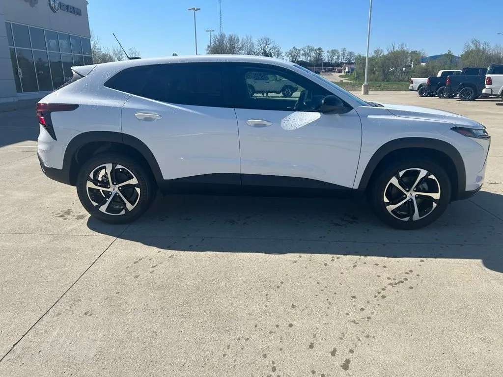 2026 Chevrolet Trax RS - Photo 7