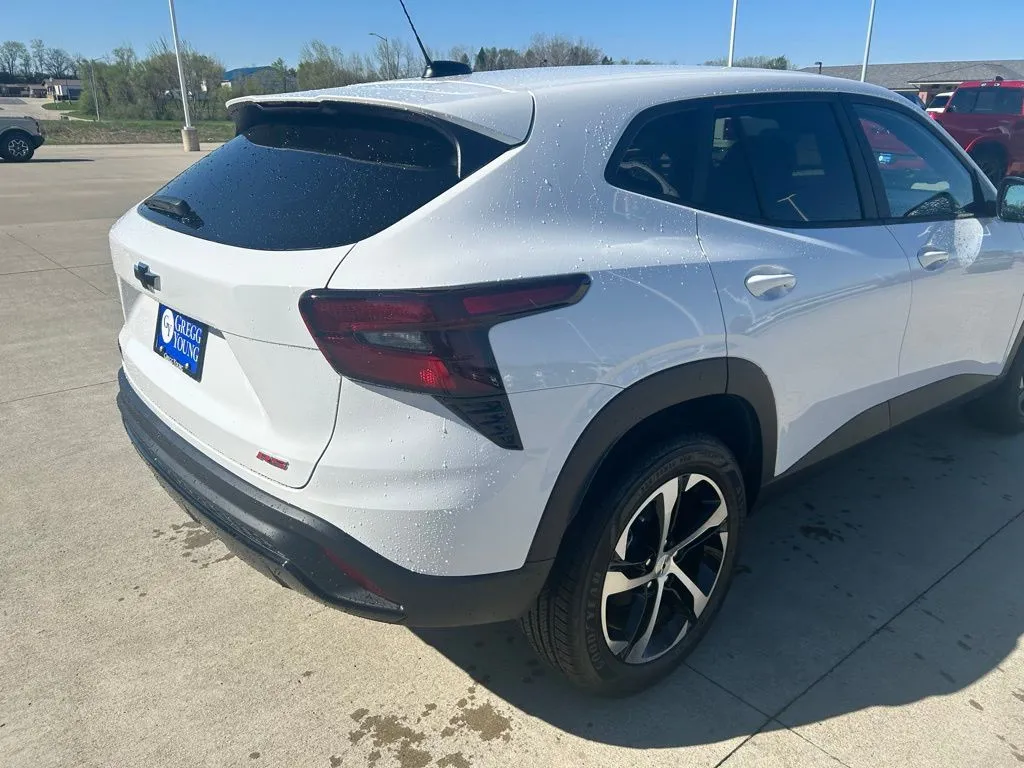 2026 Chevrolet Trax RS - Photo 6