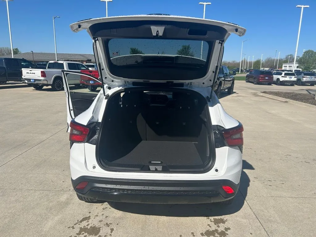 2026 Chevrolet Trax RS - Photo 11