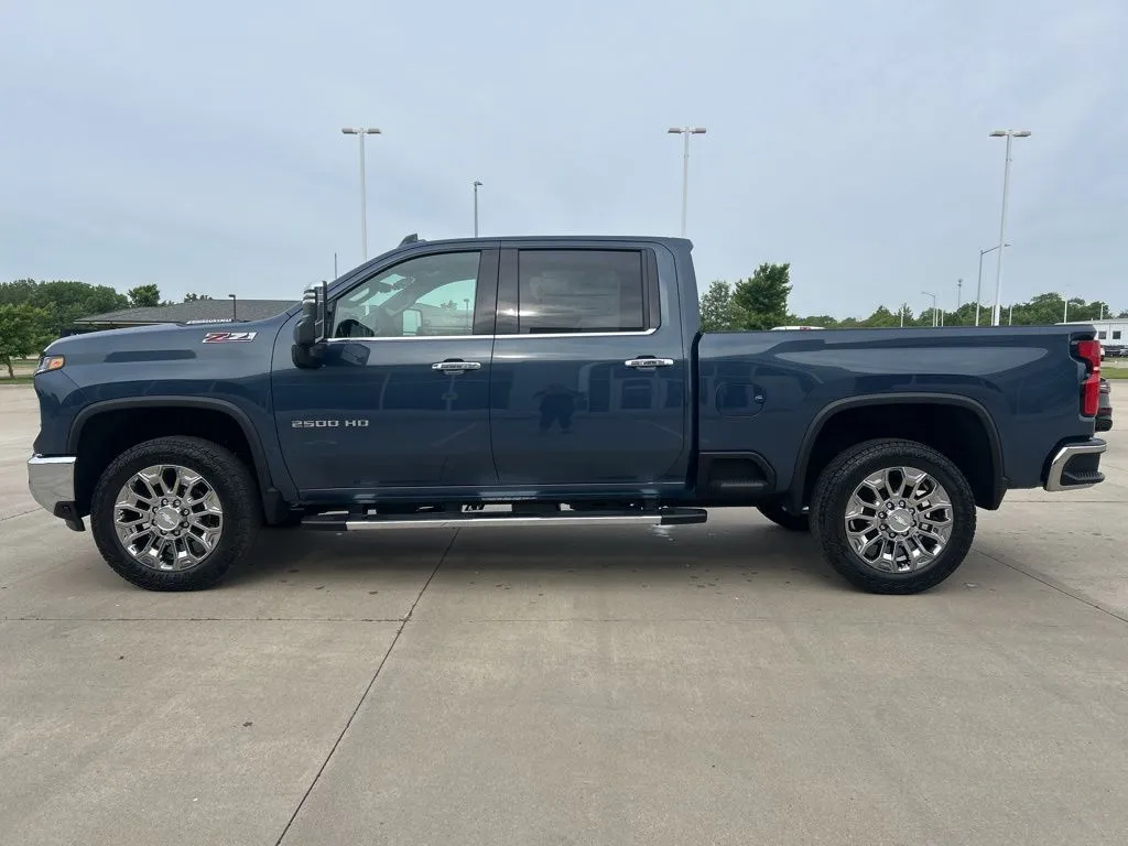 2026 Chevrolet Silverado 2500 HD LTZ - Photo 2