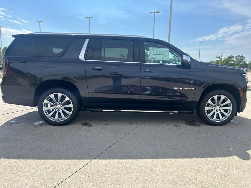 2026 Chevrolet Suburban Premier - Photo 7
