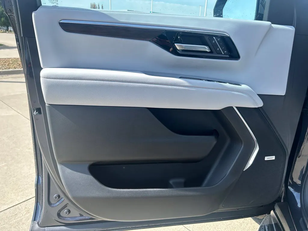 2026 Chevrolet Suburban Premier - Photo 13