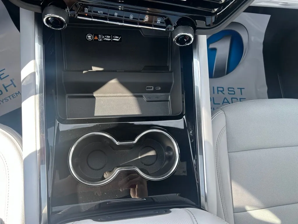 2026 Chevrolet Suburban Premier - Photo 26