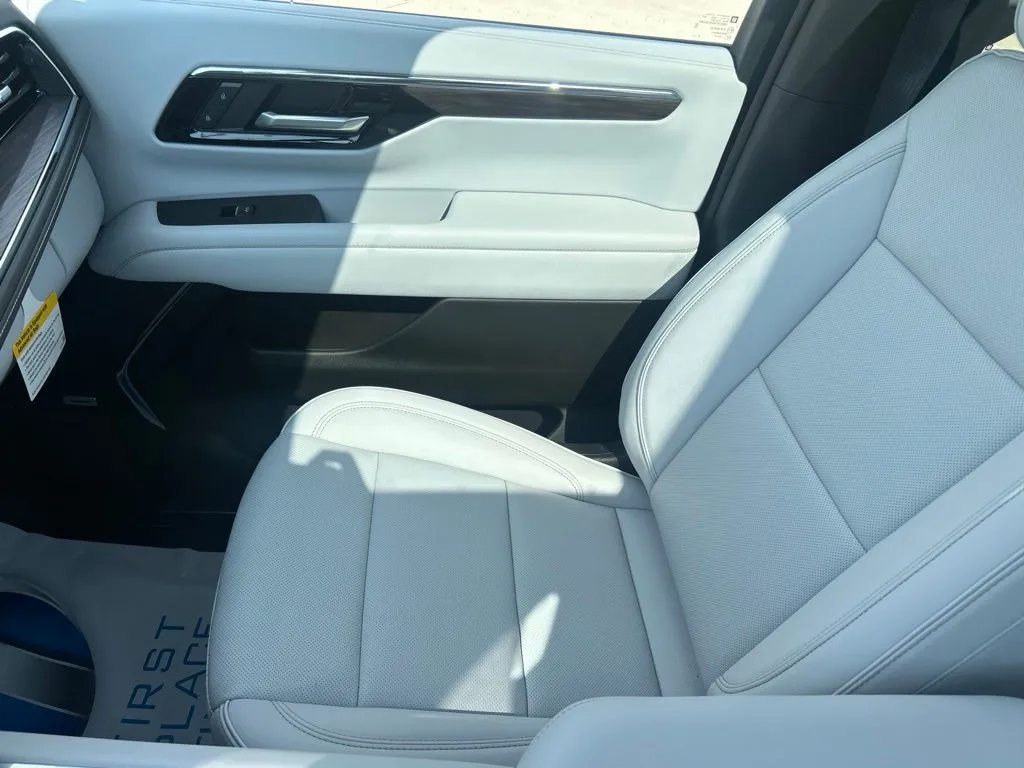 2026 Chevrolet Suburban Premier - Photo 28