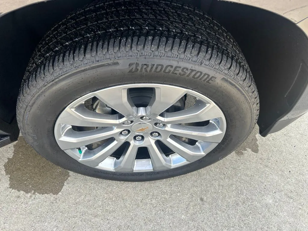 2026 Chevrolet Suburban Premier - Photo 32