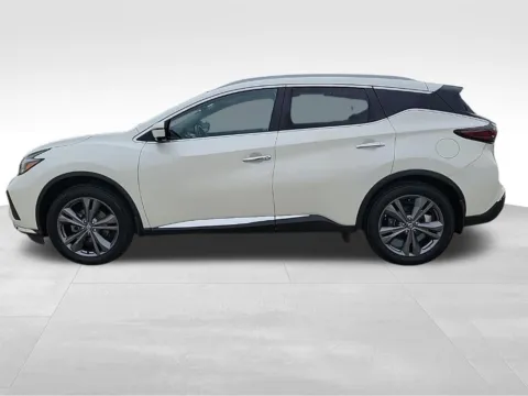 Another view of 2022 Nissan Murano Platinum for sale in Newton, IA at Gregg Young Chevrolet Newton
