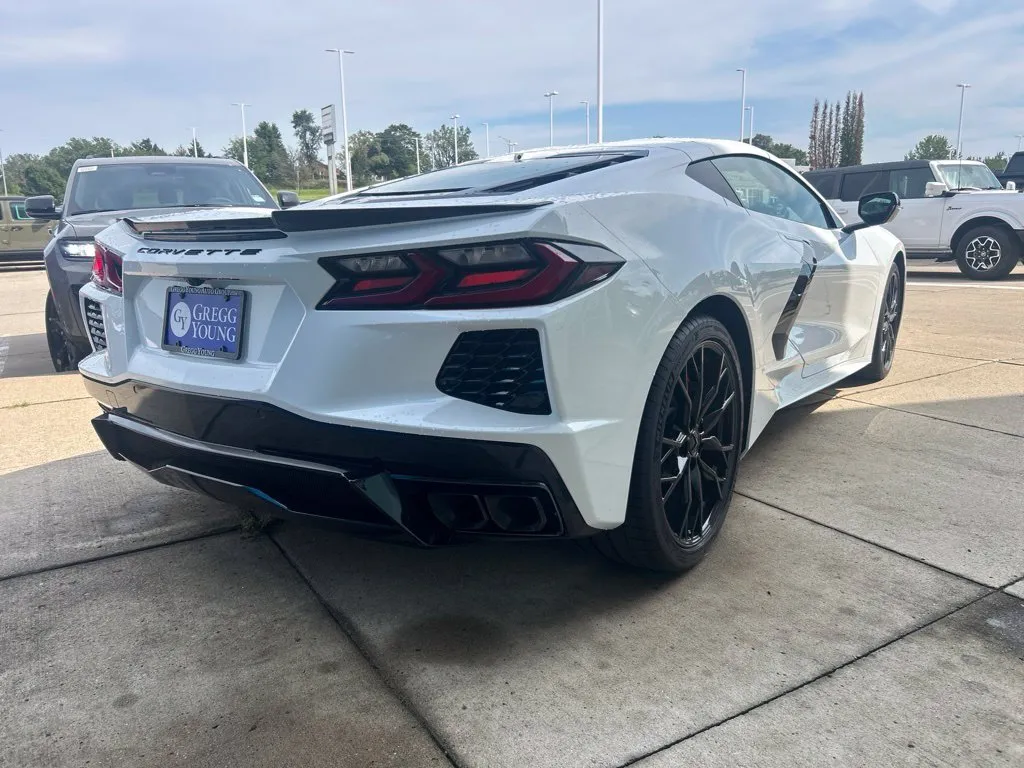 2026 Chevrolet Corvette 2LT - Photo 6