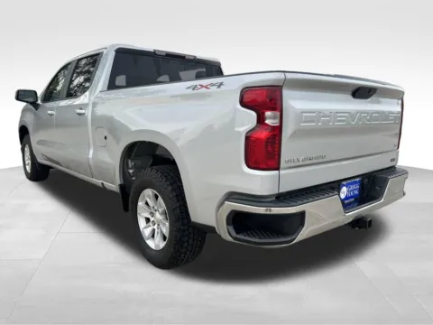 More photos of 2021 Chevrolet Silverado 1500 LT at Gregg Young Chevrolet Newton, IA