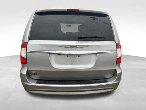 More photos of 2016 Chrysler Town & Country Touring at Gregg Young Chevrolet Newton, IA
