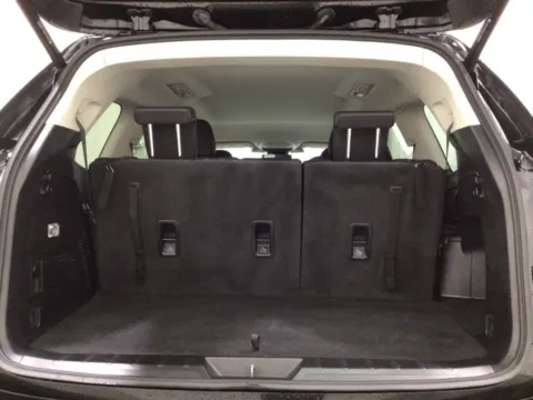 More photos of 2023 Subaru Ascent Limited at Gregg Young Chevrolet Newton, IA