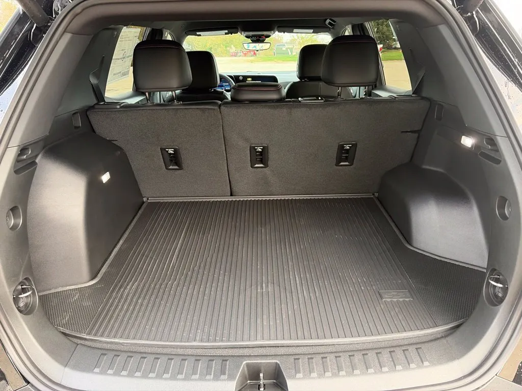 2027 Chevrolet Equinox RS - Photo 11